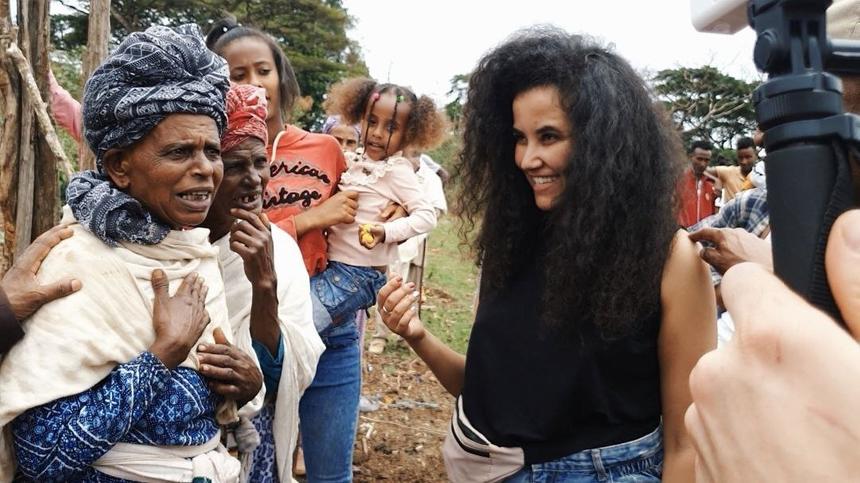 «Я постоянно боялась за свою жизнь»: певица с эфиопскими корнями Лида Лему о творчестве и поиске отца