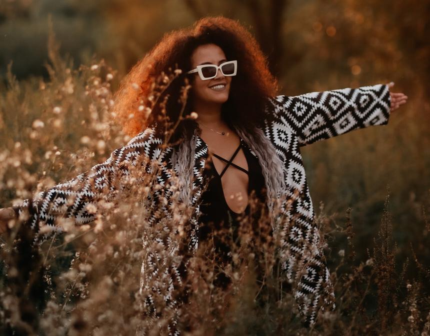 «Пришлось поставить границы»: уральская рок-певица Лида Лему рассказала о встрече с семьей отца в Эфиопии