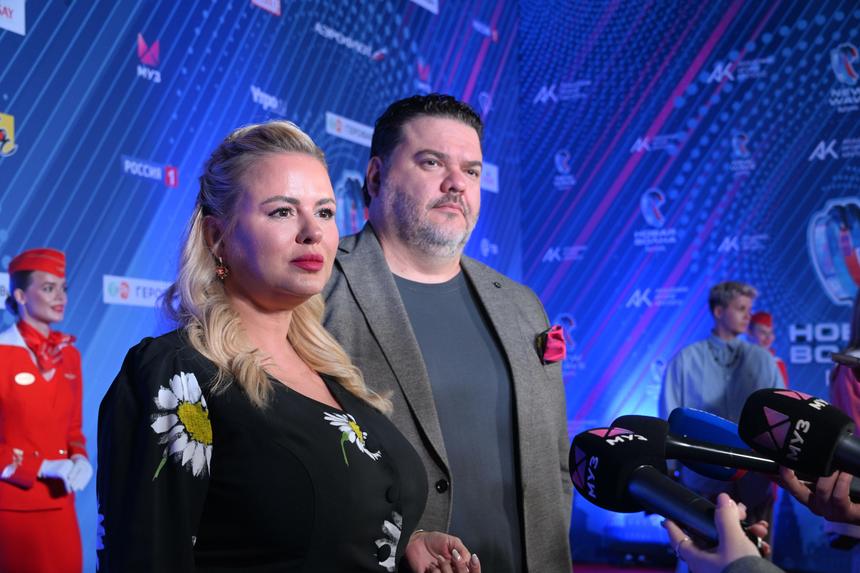 «Просто прилетел ко мне в руки»: 45-летняя Анна Семенович поймала букет невесты