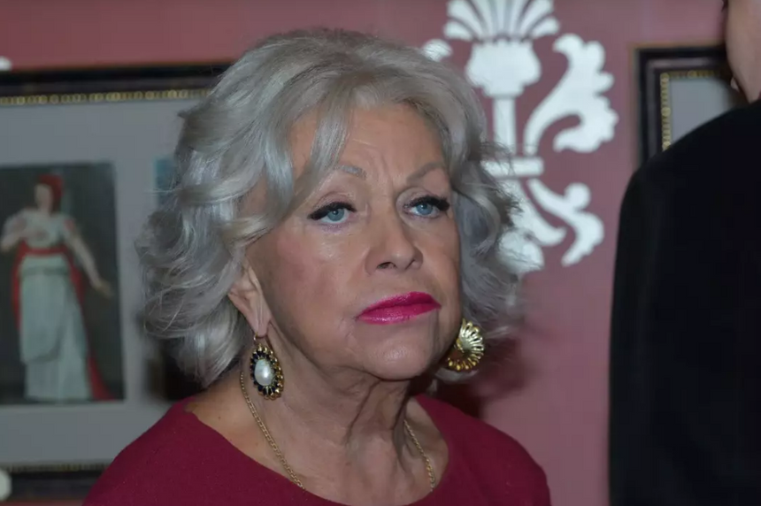 «Включил трансляцию во все гримерные»: Збруев публично унизил вдову Караченцова