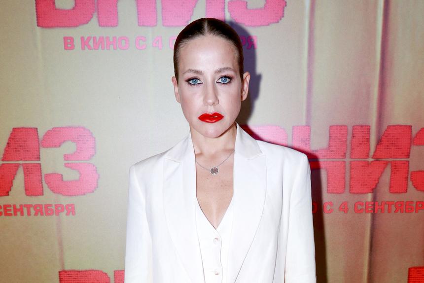 «Она не берегла себя»: директор Юлии Барановской назвал причину ее госпитализации