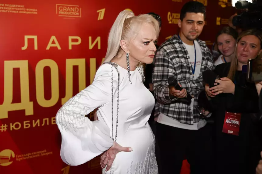 «Будьте так добры»: Лариса Долина потребовала уважать ее после вопроса о мемах