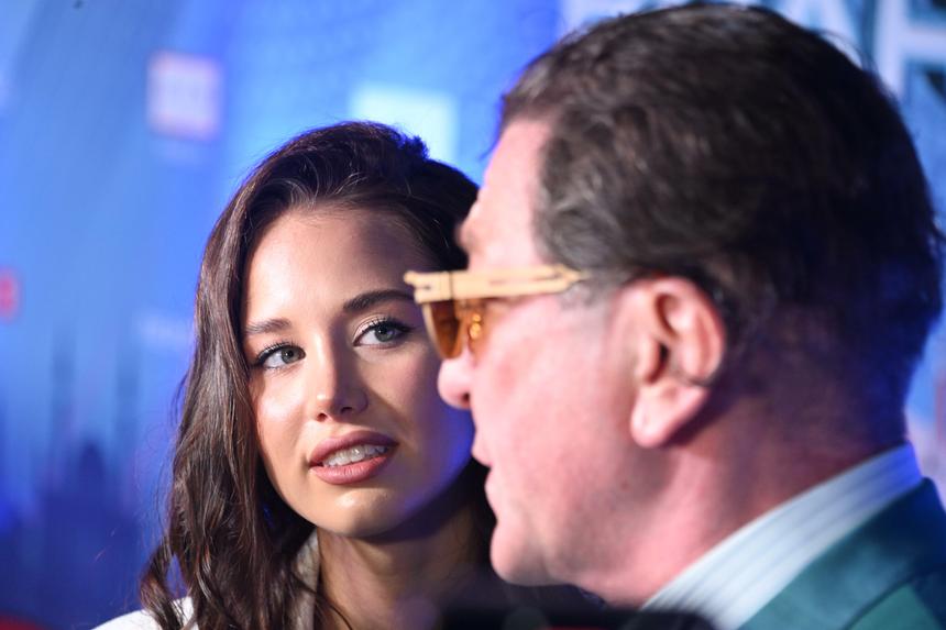 «Не держит себя в руках»: 63-летнему Лепсу грозят неприятности в случае женитьбы на 19-летней невесте