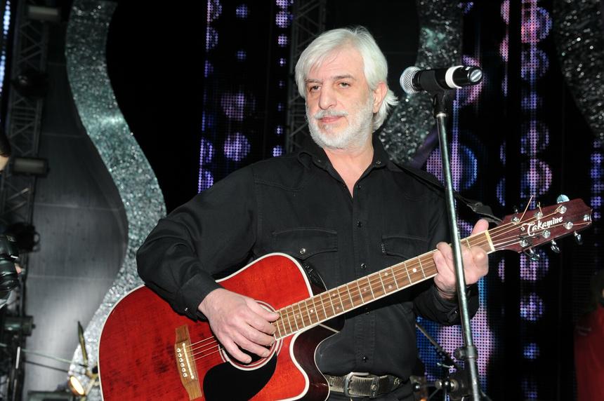 «Я не успел»: на похоронах автора хита «Молодая» Ефрема Амирамова произнесли его последние слова