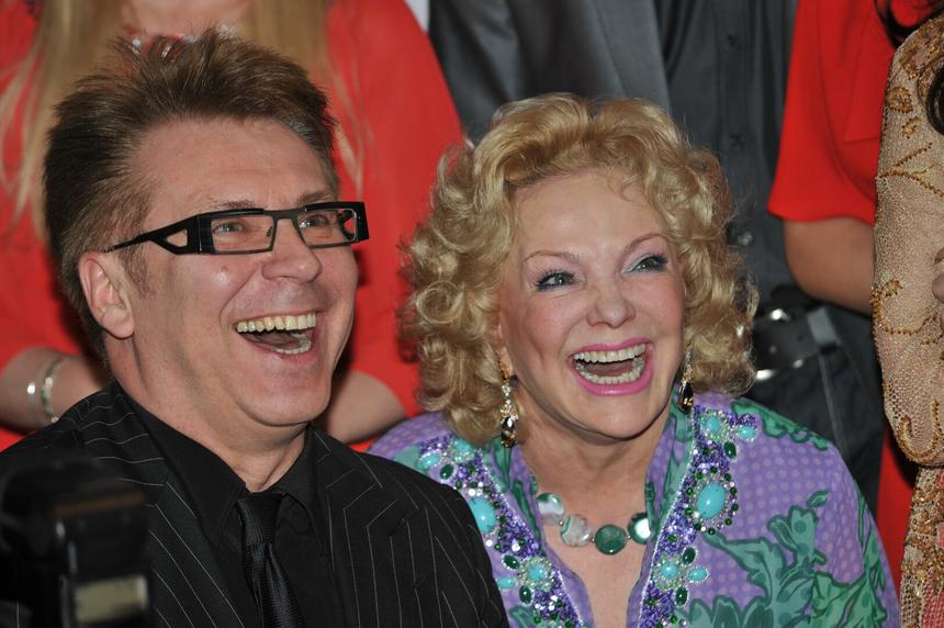 «Почему мы сразу плохо думаем о человеке?»: Роза Сябитова защитила молодого мужа Екатерины Шавриной