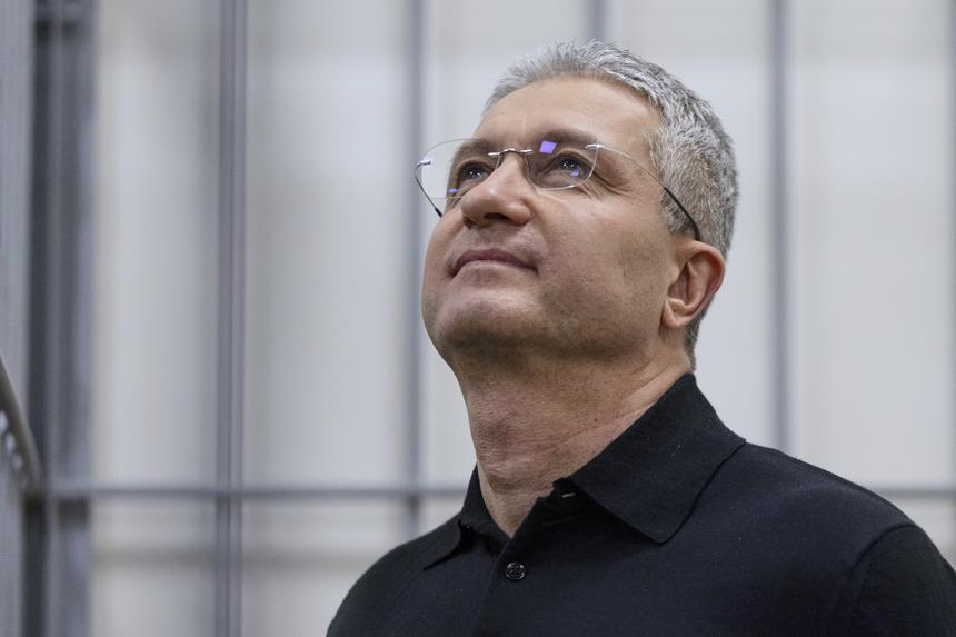 Глава ФПБК Виталий Бородин возмутился, что «вор» Тимур Иванов попросился на СВО