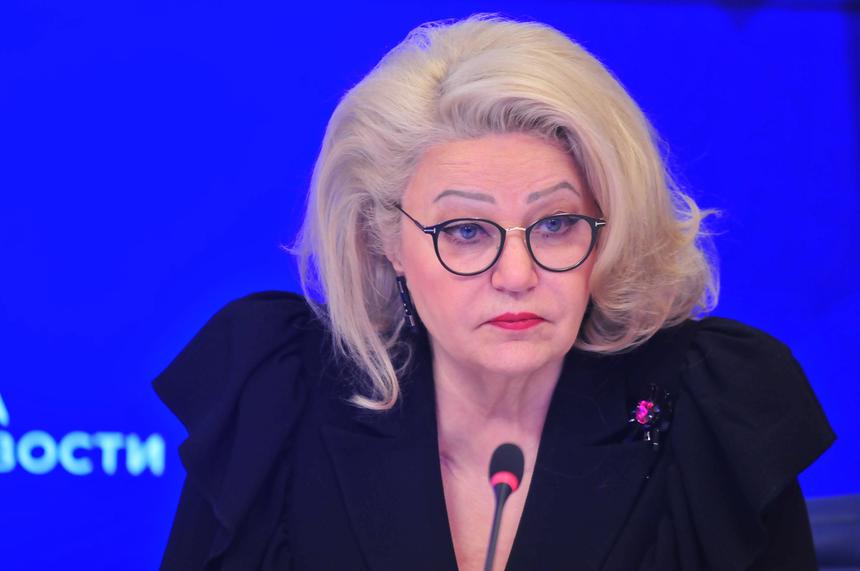 «Вице-губернатор не должен был сваливать все на СМИ»: депутат Останина о влиянии телевидения на рождаемость