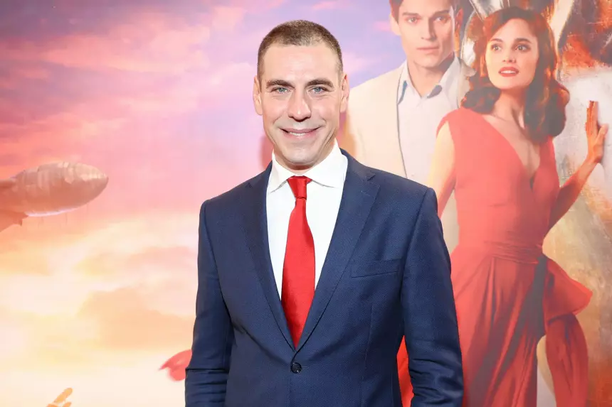 Гонорар Дмитрия Дюжева за спектакль оказался вдвое меньше, чем у Саши Бортич