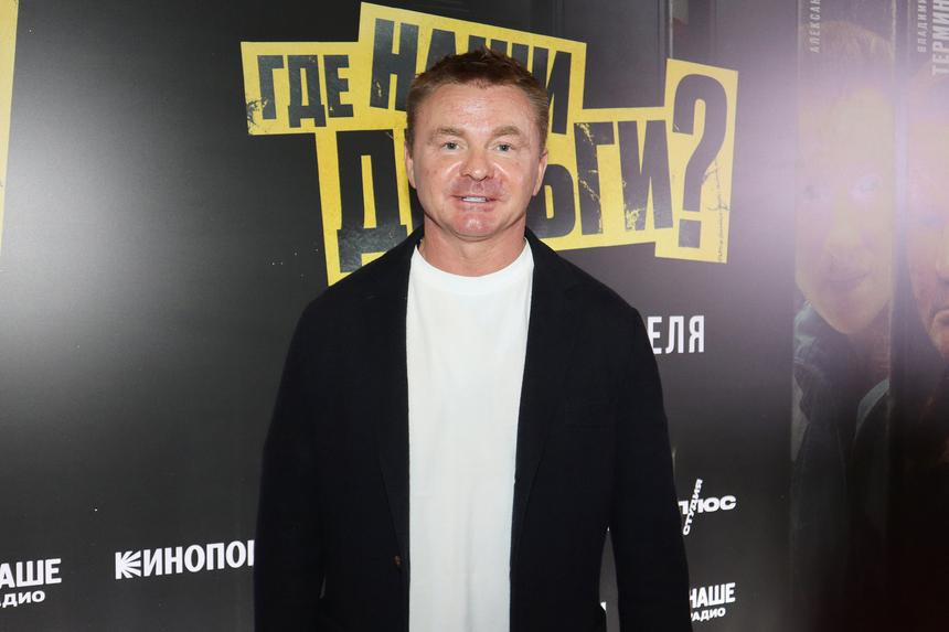 «Это была школа жизни»: актер Владимир Сычев рассказал о своем прошлом в 1990-е годы