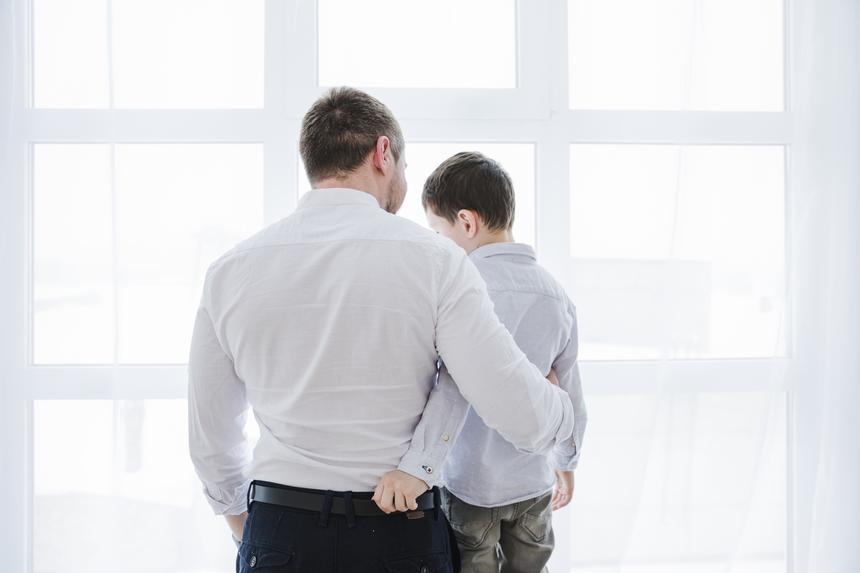 Теплый прием: у россиянина украли ребенка и телефон за 100 тысяч рублей по прилете в Петербург