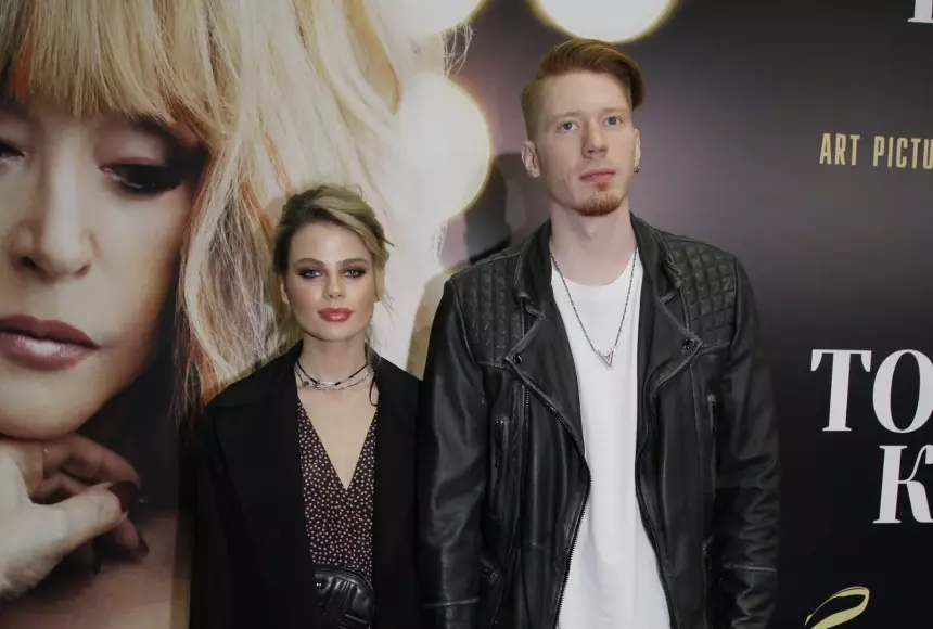 Бывшая жена Никиты Преснякова Алена Краснова похвасталась подаренным ей букетом