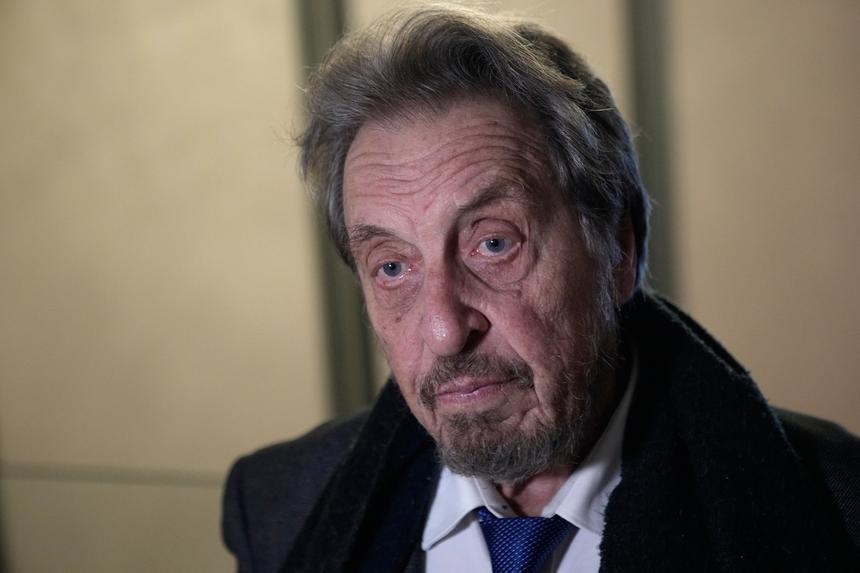 «Мы вас достанем»: отец Илона Маска рассказал об угрозах после его слов о России