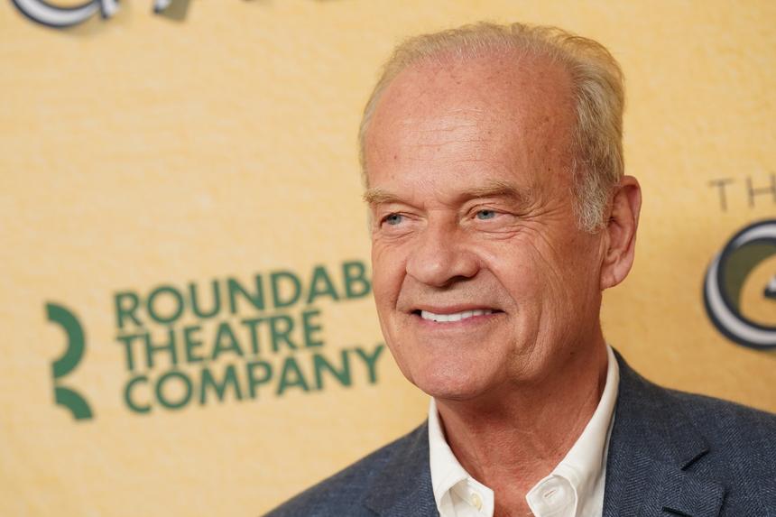 Актер из «Людей Икс» Келси Грэммер стал отцом в восьмой раз в 70 лет