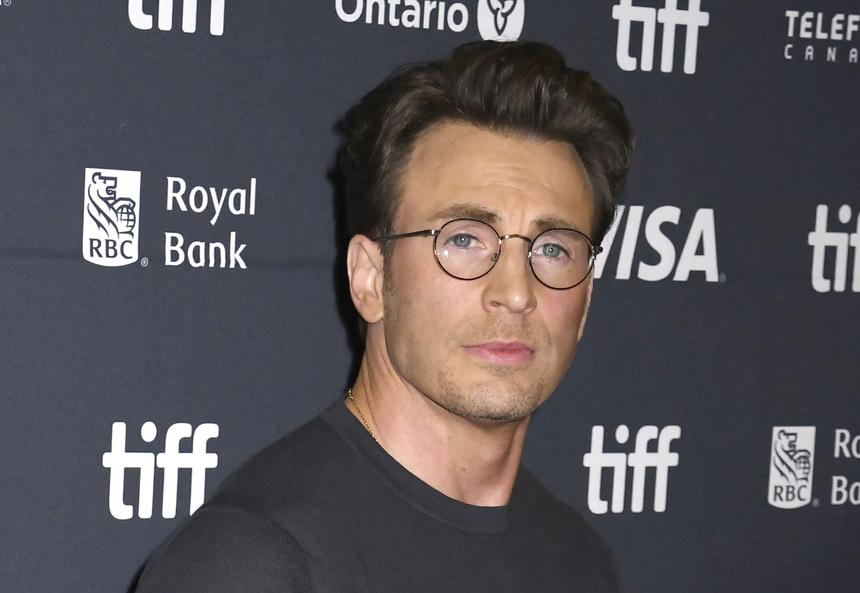 Звезда фильмов о Капитане Америке Крис Эванс впервые стал отцом