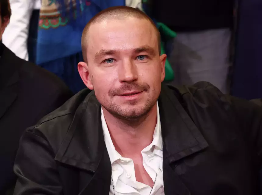 «Сложно использовать слово „был“»: Александр Петров трогательно обратился к покойному актеру Попову