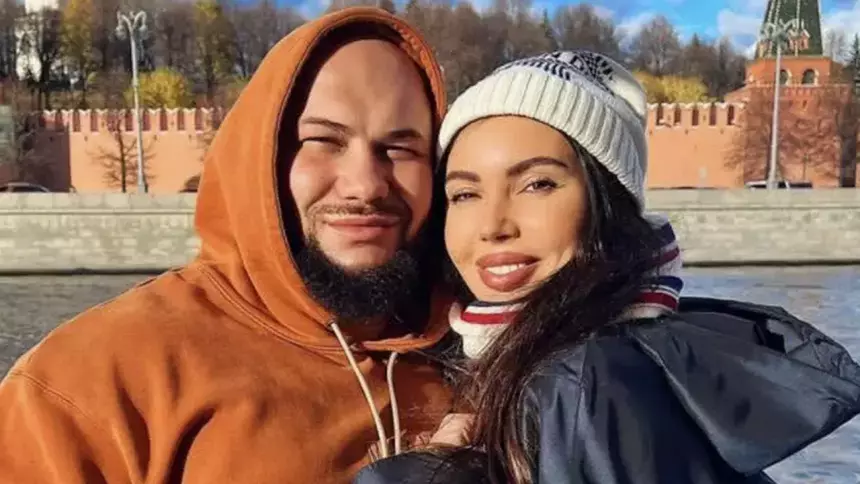 «Так выглядит не развод, а ребрендинг»: психолог объяснил, почему публика не верит в расставание Самойловой и Джигана