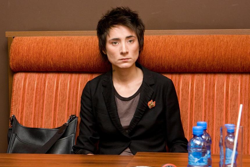 Условия секретности и большой гонорар: готова ли Земфира* выступить с концертами в России