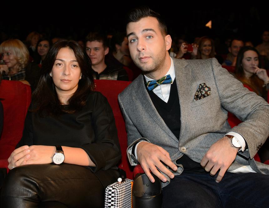 «Солнце светит, и Цой жив»: телеведущий Иван Ургант поделился архивными снимками в важный день