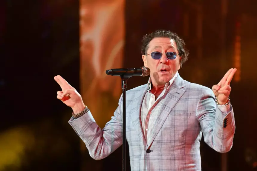 Повысит цену на билеты и сократит время выступления: Лепс изменит программу после скандала во Владивостоке