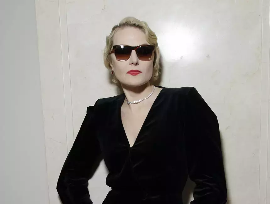 «Бросаешься спасать саму себя»: Рената Литвинова объяснила, зачем занимается самоистязанием