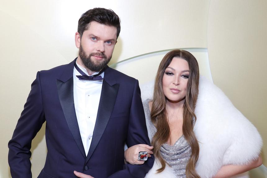 «Бессовестная»: Ирина Дубцова показала нового возлюбленного в постели после слухов о его «аренде»