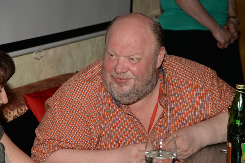 «Увидел полного господина»: Садальский показал, как выглядит популярный в 90-х певец Сергей Крылов