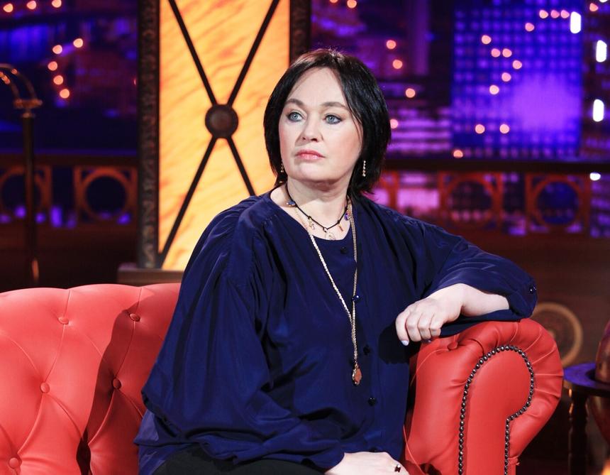 Ведущая Лариса Гузеева рассказала, что дочь вышла замуж весной и родила дочь Еву