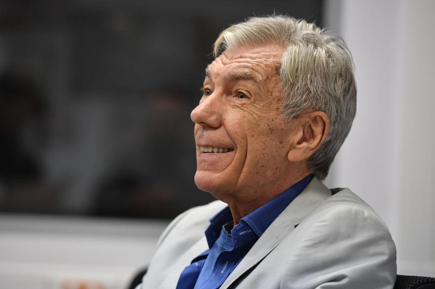 «Прости, что не придумали, как тебе пожить подольше»: Константин Эрнст обратился к Юрию Николаеву на похоронах