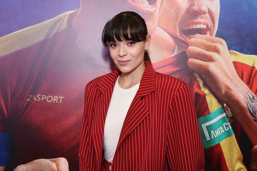 Скрывала брак год: Аделина Сотникова впервые рассказала о тайной свадьбе