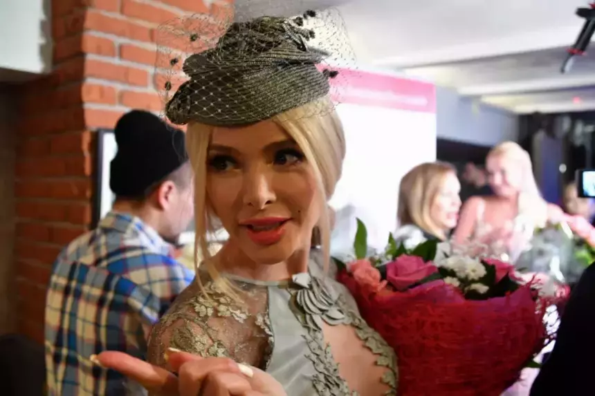 «Неизвестно, что бы было»: биологическая мать Даниеллы советует ей благодарить приемную мать Алену Кравец