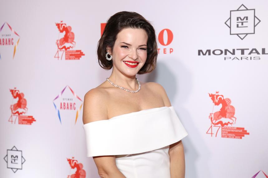 «Меня положили на операцию»: Анна Пескова рассказала, как пострадала на съемках