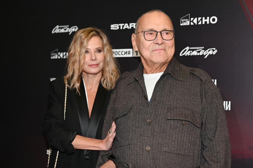 «Влюбилась в него»: Юлия Высоцкая высказалась о Юре Борисове