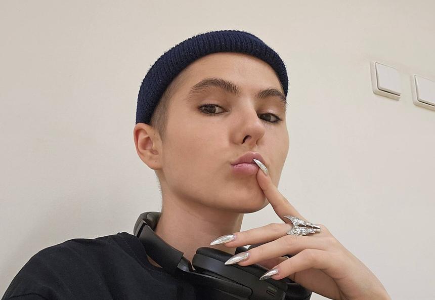 «Я сражалась до последнего»: 21-летняя блогерша Ира Небога умерла от рака