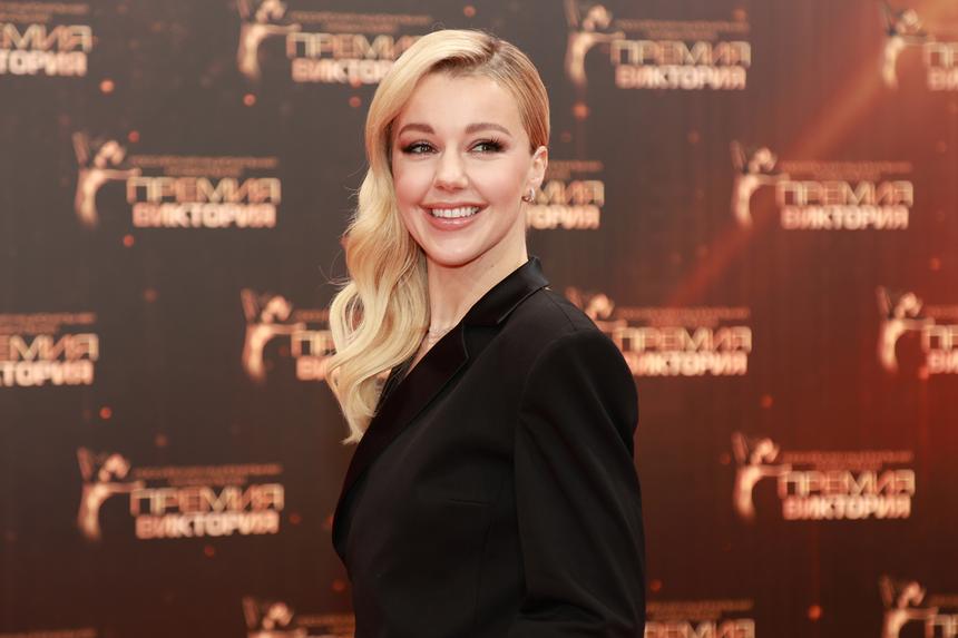 «Каждая работа хороша»: Юлианна Караулова рассказала, как четырехлетний сын относится к ее известности