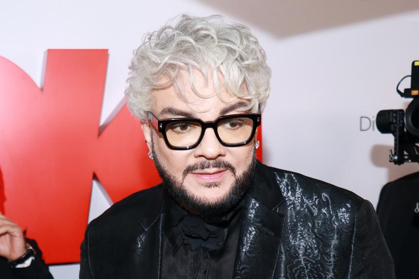 Пытался закрыть кредит выступлением на корпоративе: Филипп Киркоров задолжал банку миллионы рублей