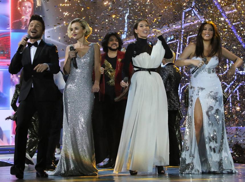 Первый и второй эшелоны подняли ценник в три раза: сколько заработают Киркоров и Лепс на новогодних корпоративах