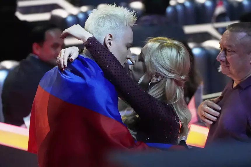 «Приехал из очередной командировки»: SHAMAN рассказал, как сделал предложение Мизулиной