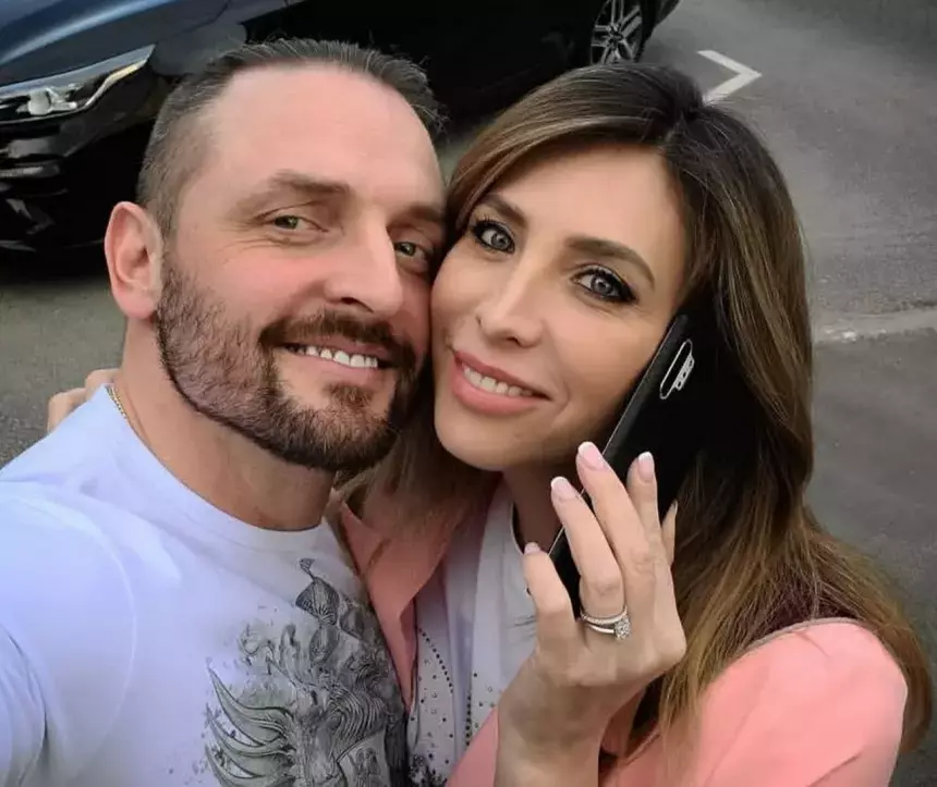 «В такой позиции легко эмоционально застрять»: почему Аскольд Запашный изменил жене с коллегой