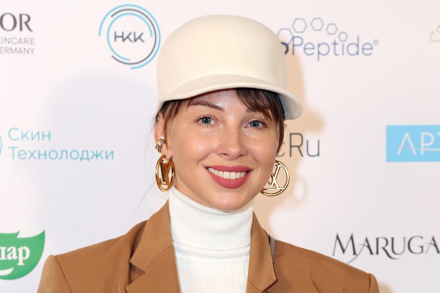 Полина Диброва впервые отреагировала на новости, что экс-муж собирается сделать ей предложение