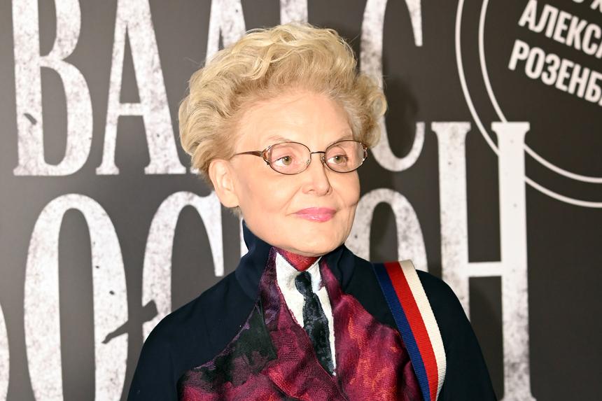 Ведущая Елена Малышева сообщила о поисках стилиста и предъявила три требования