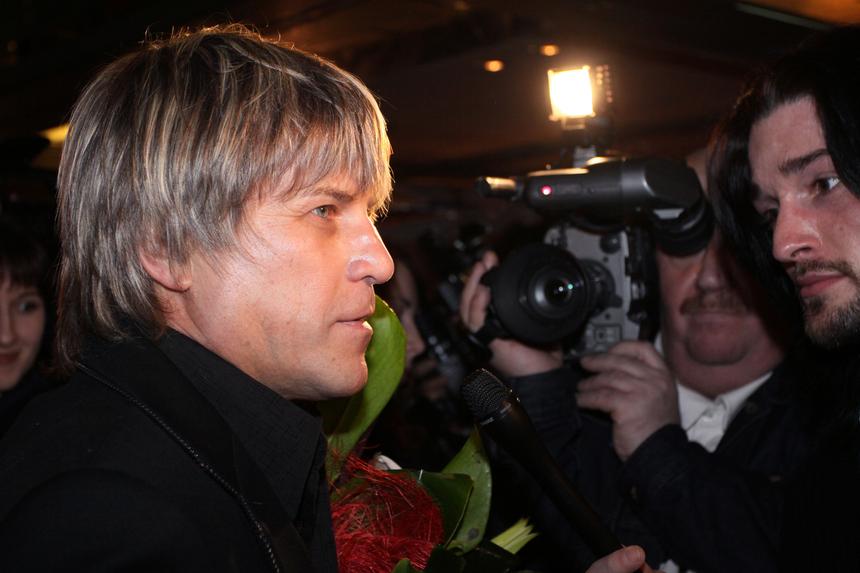 «Я вел себя как настоящая свинья. Меня понесло»: Алексей Глызин едва не развелся с женой из-за поклонницы