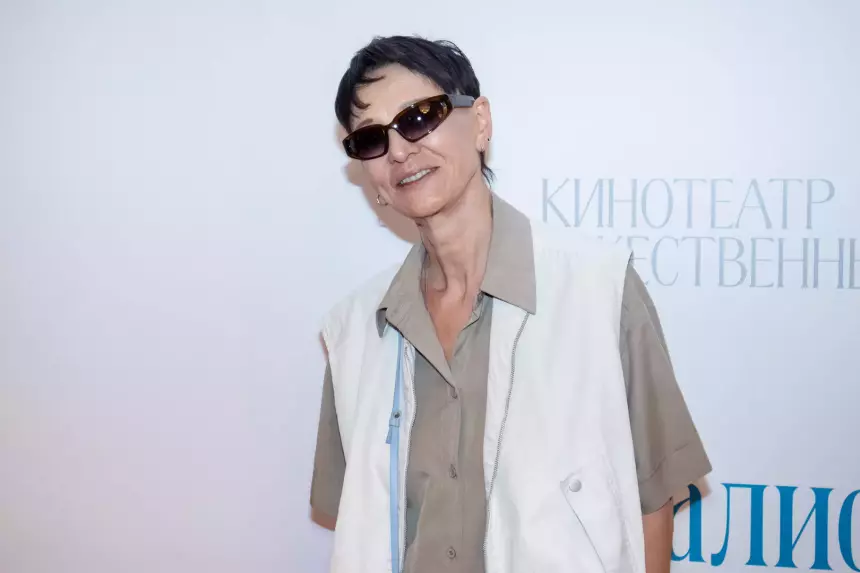 Родилась с синдромом Дауна: Ирина Хакамада показала, как дурачится с 28-летней дочерью Машей