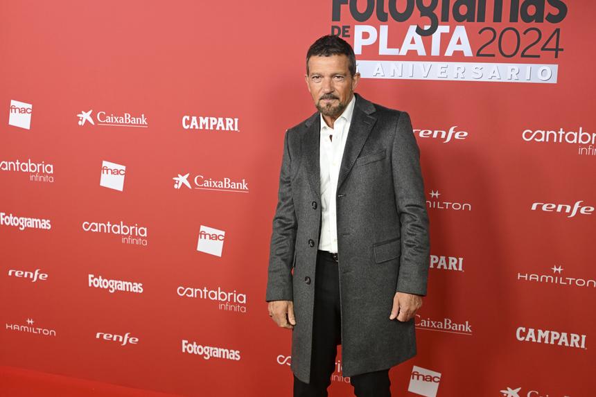 «Моя детская любовь»: актер Антонио Бандерас появился на красной дорожке с заметно закрашенной сединой