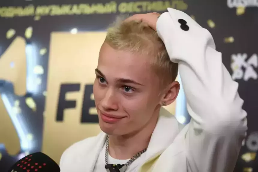 Даня Милохин работает доставщиком еды в Дубае