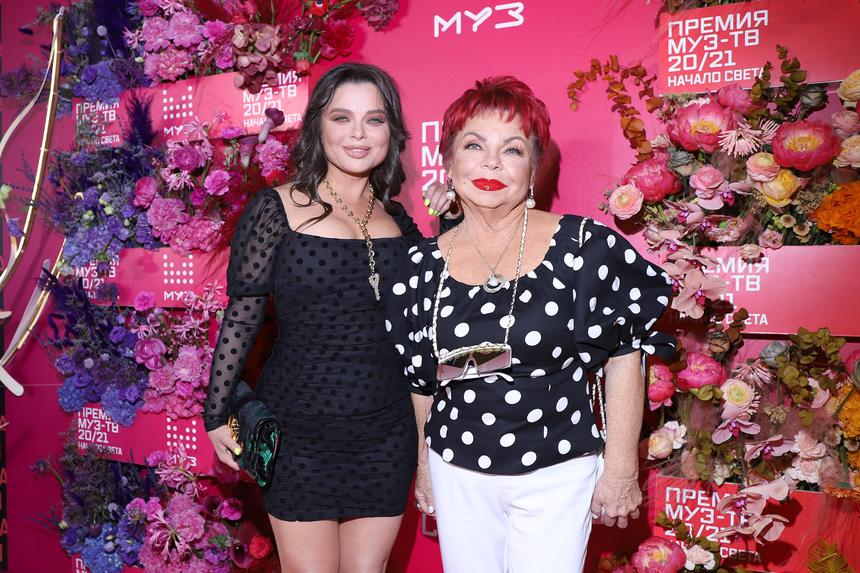 «Она человек безотказный»: Наташа Королева содержит мать в Майами и родственников в Киеве