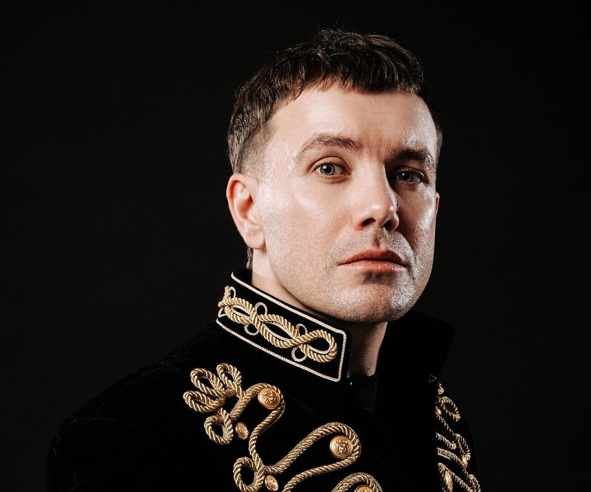 «Профессионал и очень приятный человек»: певец «ДжаЯмми поделился мнением о телеведущем Андрее Малахове