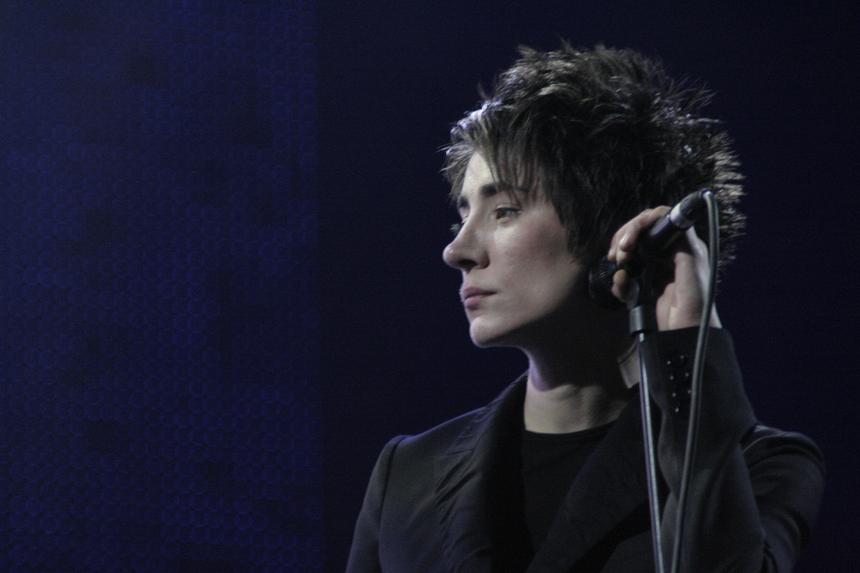 «Одно дело, когда ты как сыр в масле катаешься»: певица Земфира* может вернуться в Россию ради денег