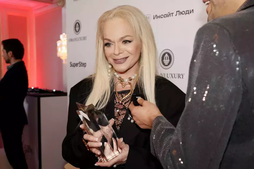 «Вас совесть мучает?»: охранники Ларисы Долиной напали на журналистку после вопроса