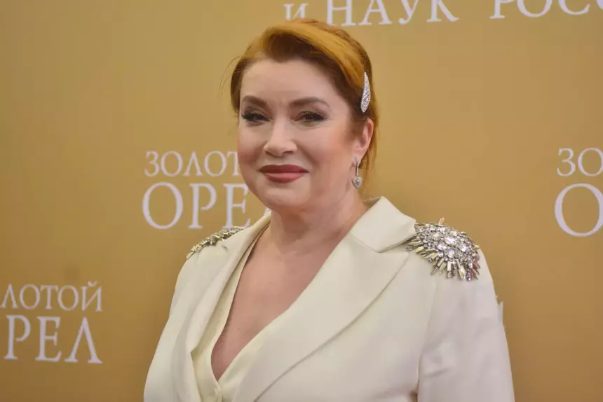 «Если что, приезжай ко мне»: Вера Сотникова предложила Ларисе Долиной пожить у нее