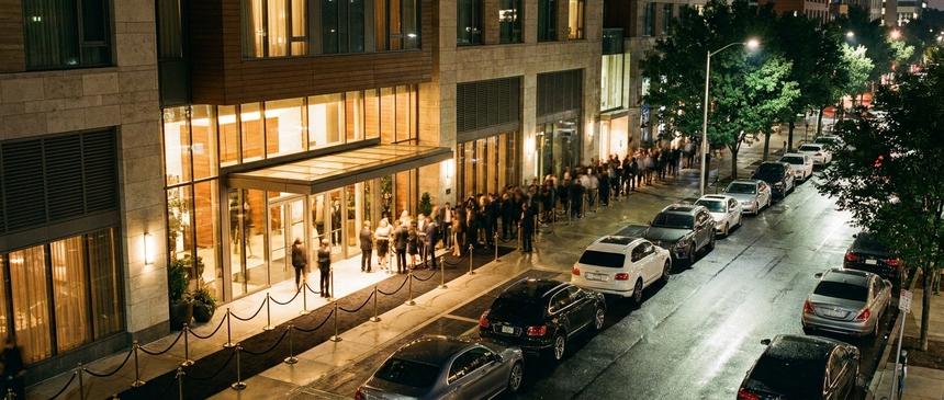 «Многим было отказано, особенно девушкам»: Хейли Бибер выгнала 20 гостей с вечеринки мужа Джастина